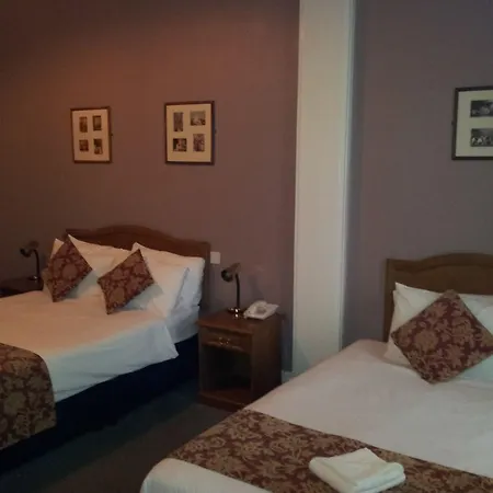 The County Hotel 3*