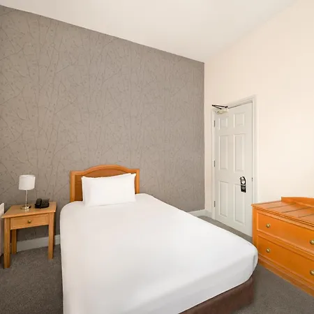 The County Hotel 3*