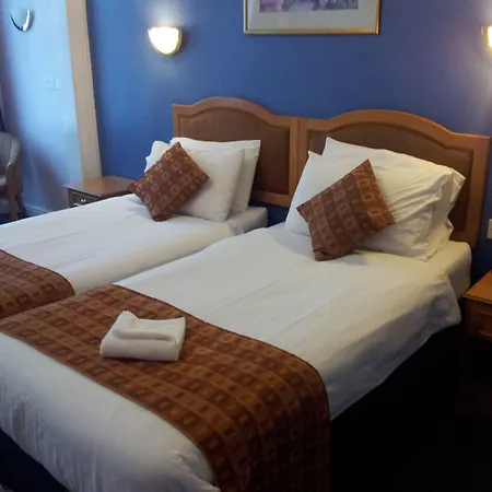 The County Hotel 3*