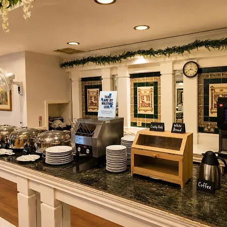 The County Hotel 3*