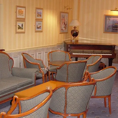 The County Hotel 3*