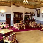 The County Hotel 3*