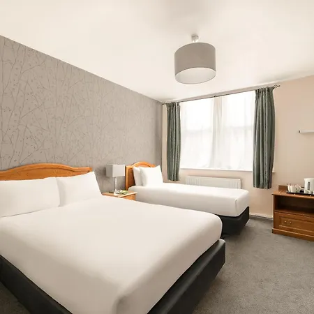 The County Hotel 3*